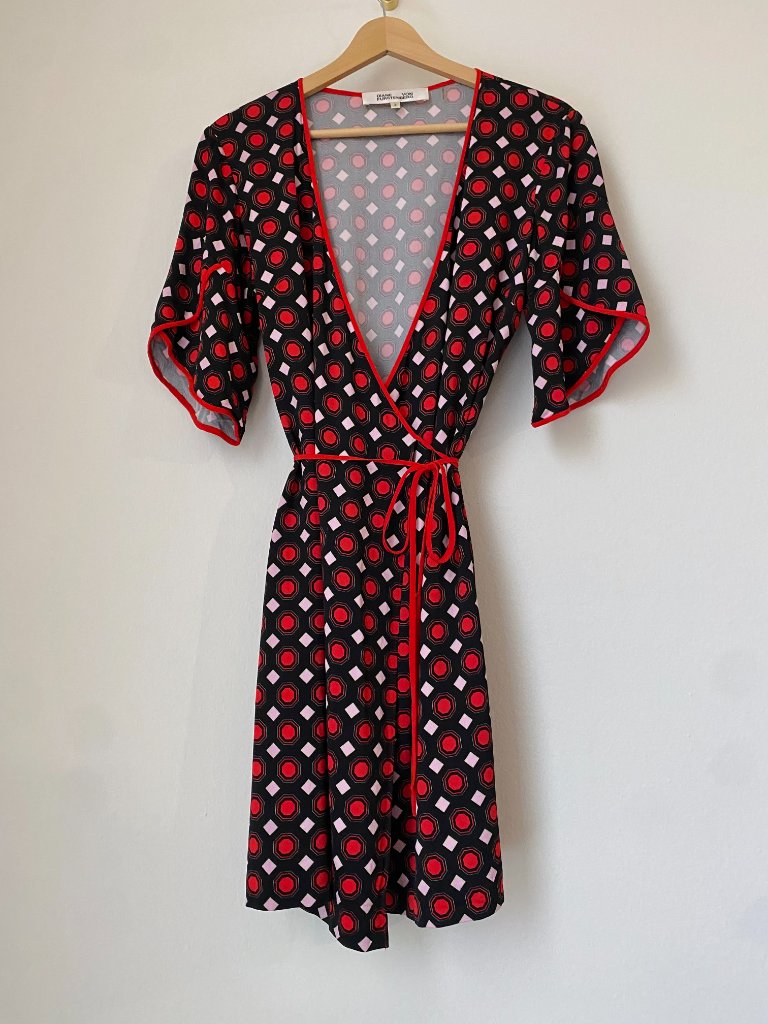 Diane Von Furstenberg Retro Mini Wrap Dress - Like New - Geometric Print